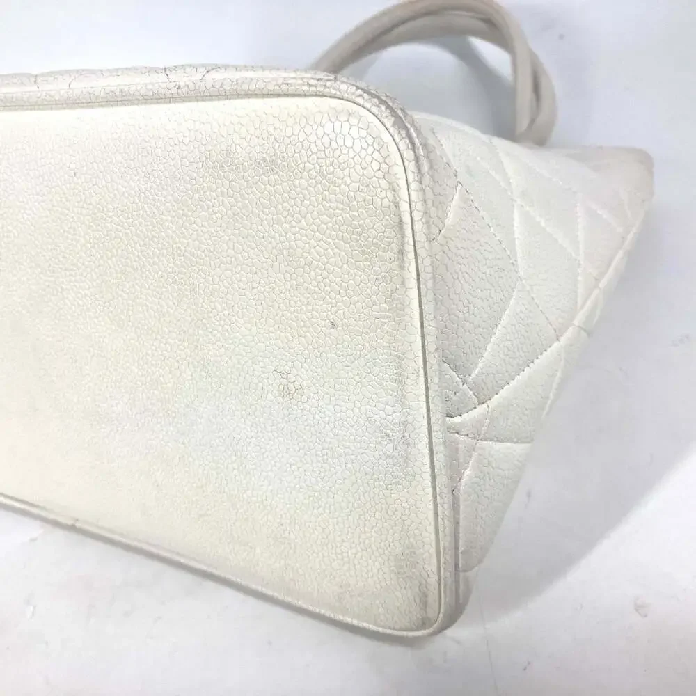 CHANEL White Caviar Leather Logo Shoulder Bag
